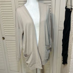BOHME M cream long lightweight cardigan with front pockets
